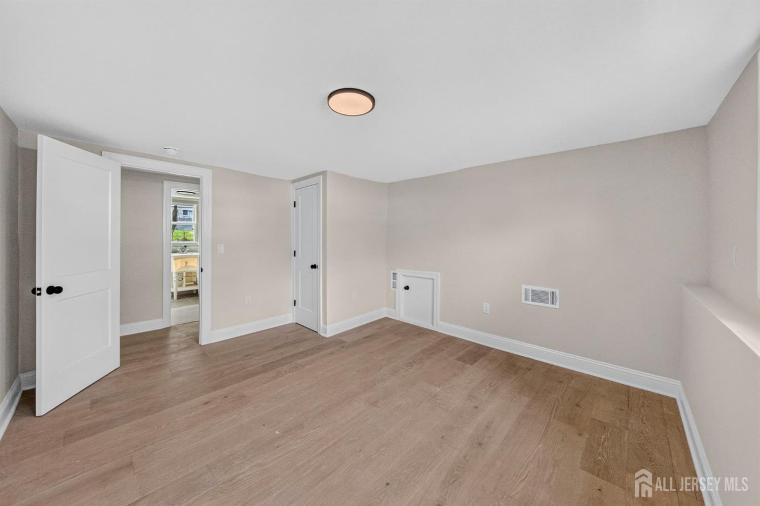 34 Larchmont Road Edison NJ 08837