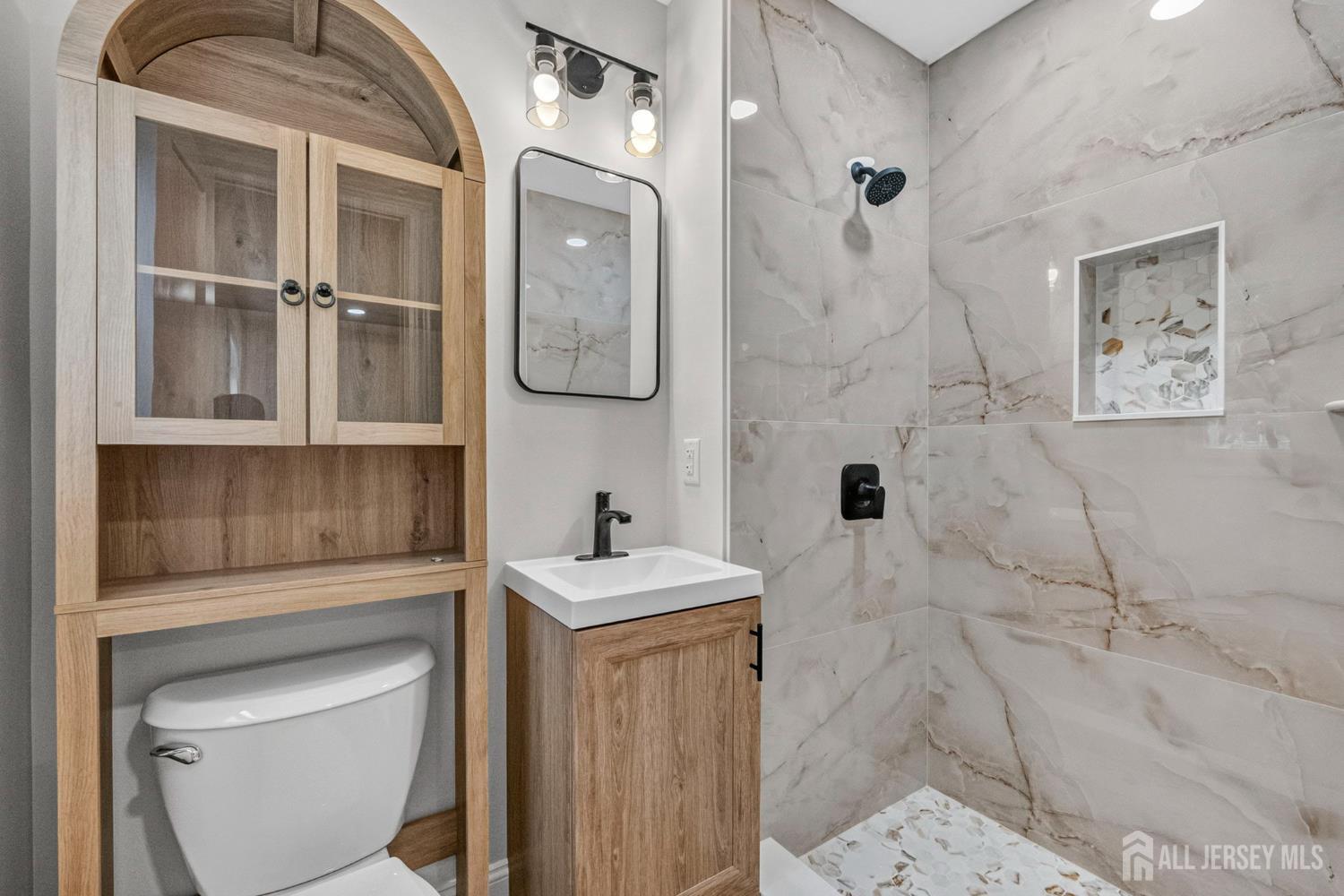 34 Larchmont Road Edison NJ 08837
