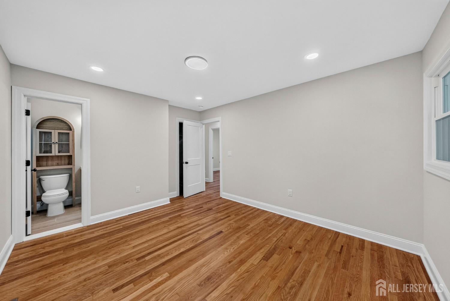 34 Larchmont Road Edison NJ 08837