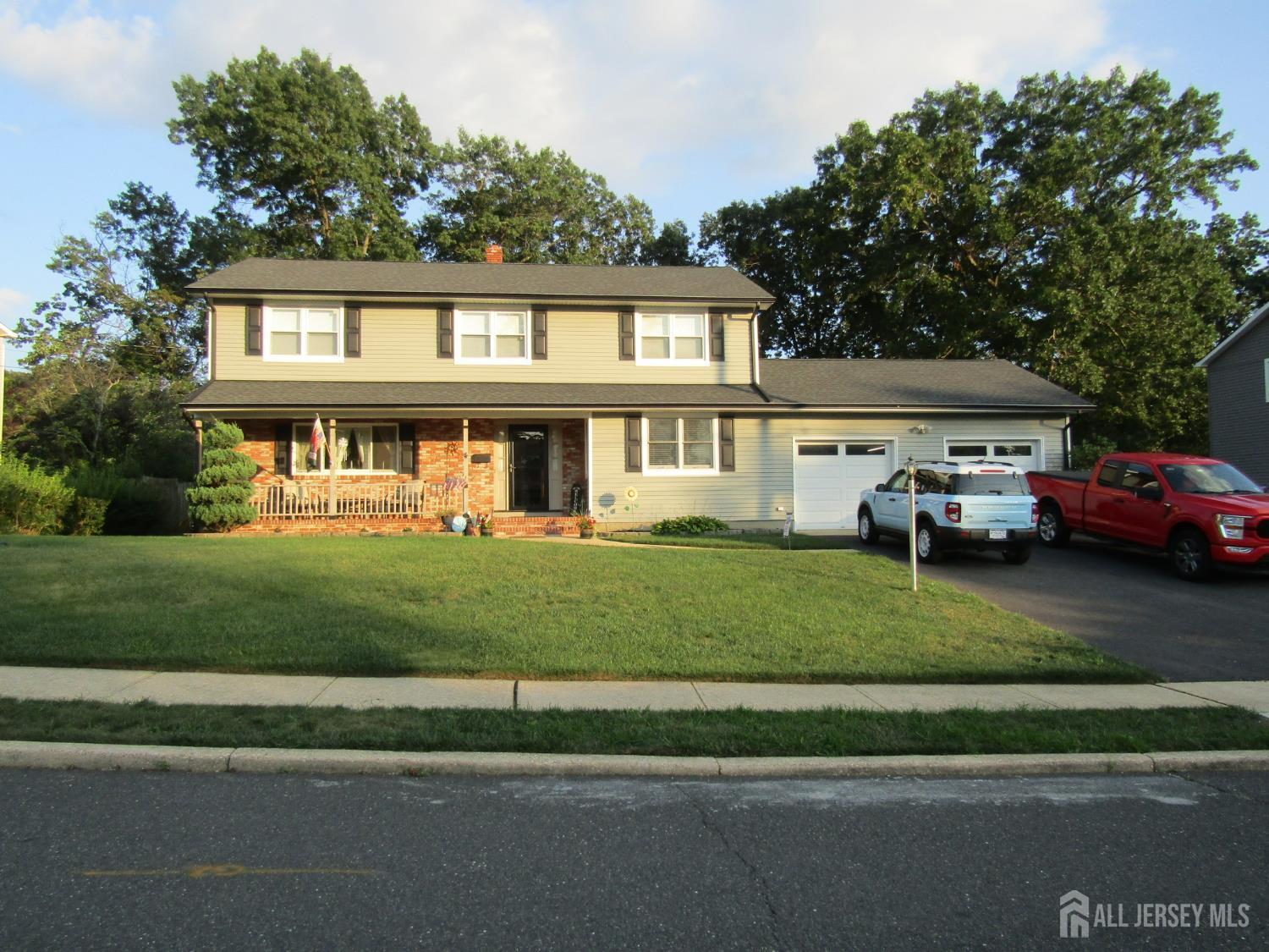 4 Windsor Road Howell NJ 07731