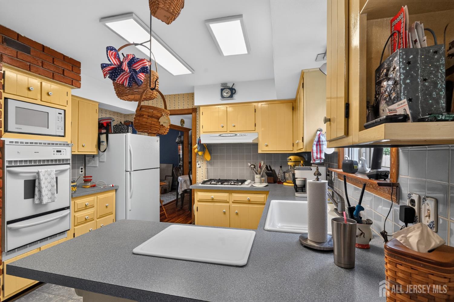 4 Windsor Road Howell NJ 07731