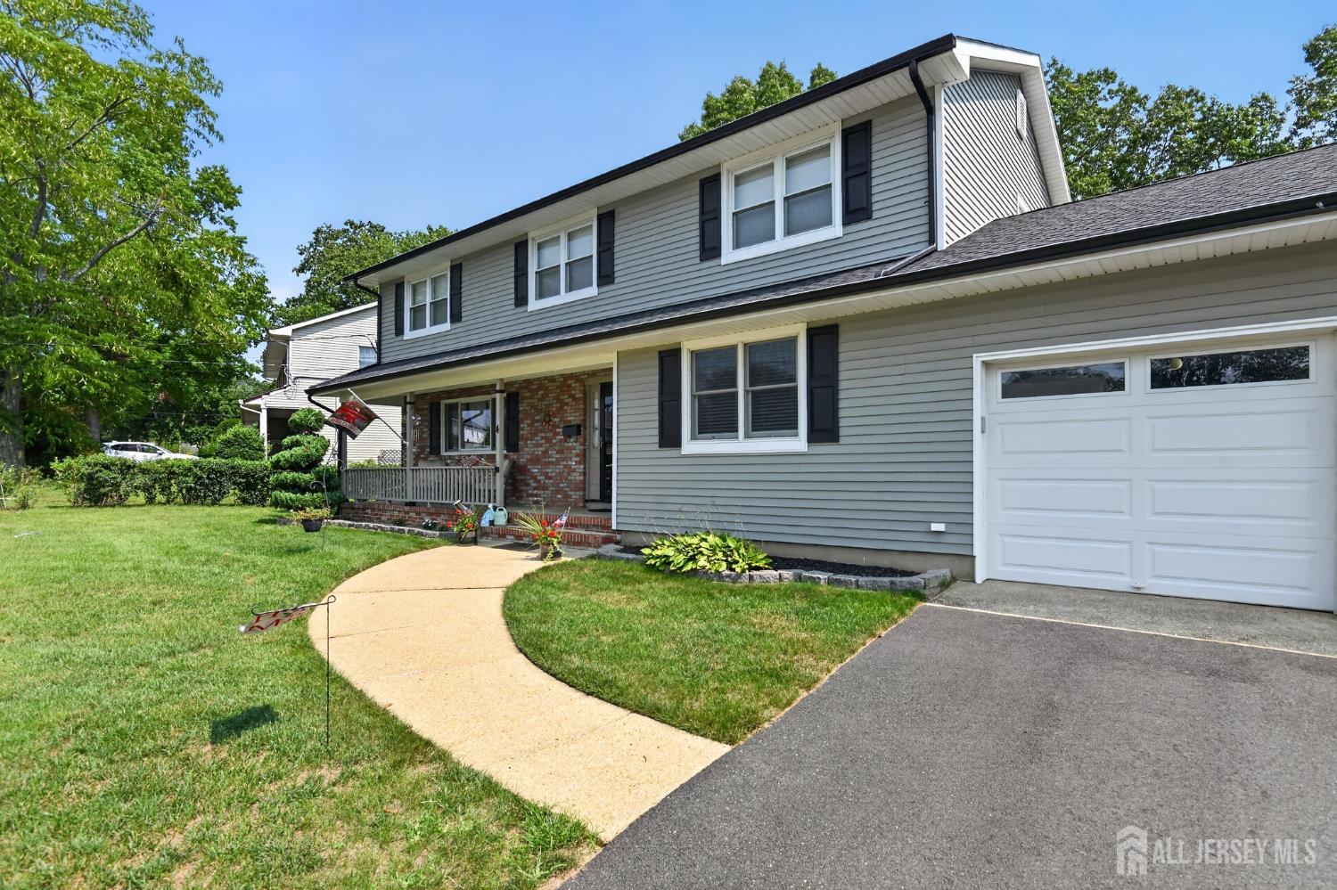 4 Windsor Road Howell NJ 07731