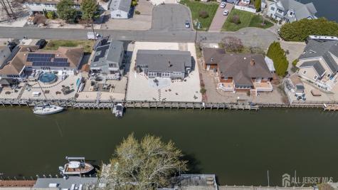 613 Winthrop Drive Lacey NJ 08731