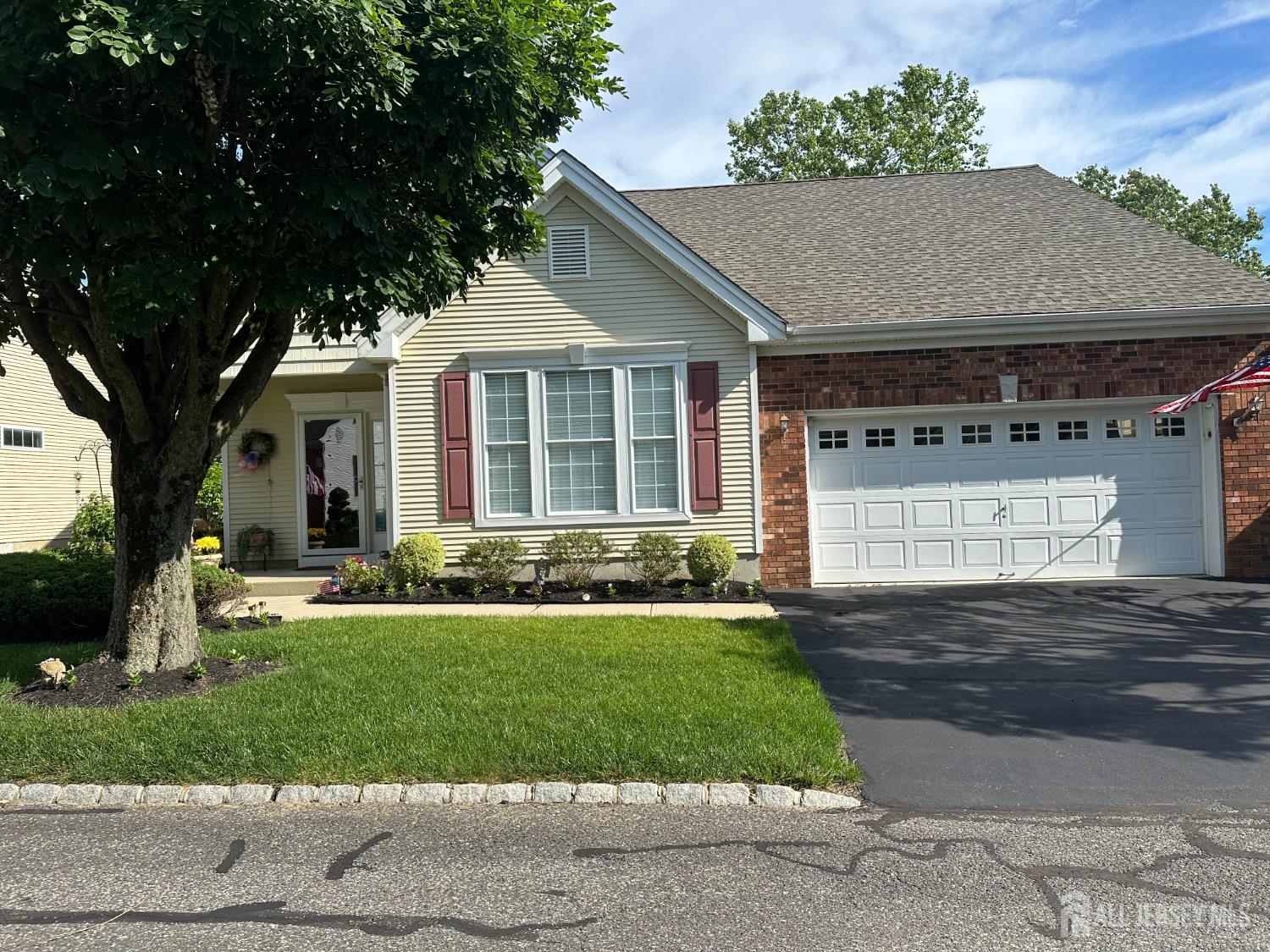 17 Burholme Drive Hamilton NJ 08691