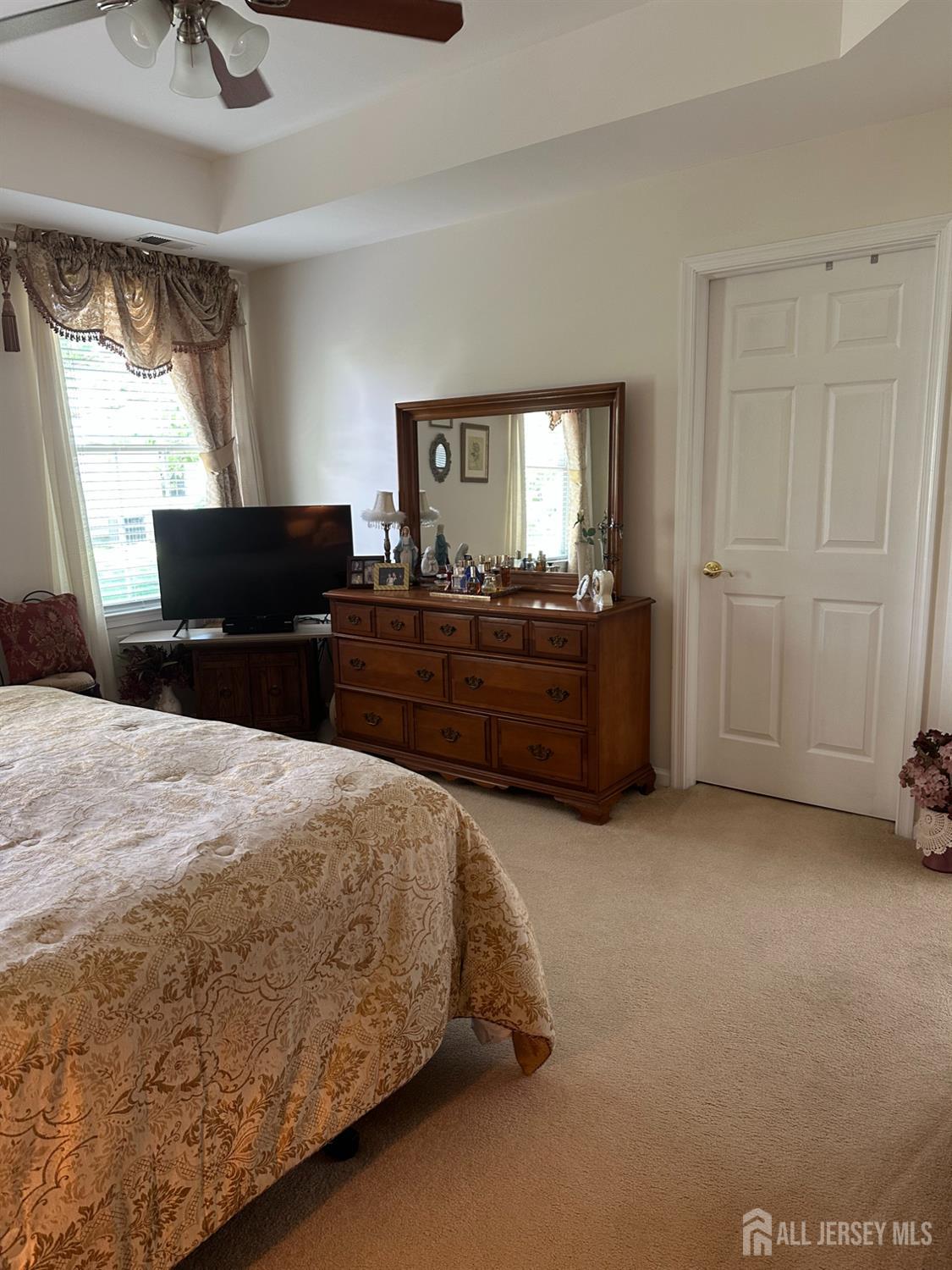 17 Burholme Drive Hamilton NJ 08691