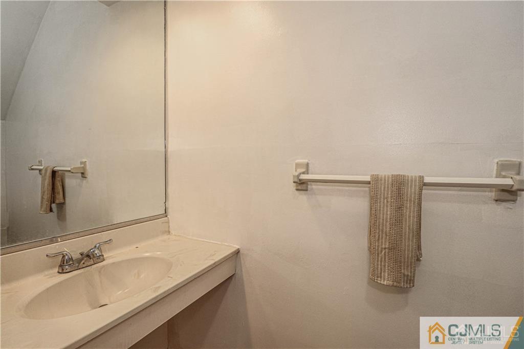 1904 Timber Oaks Road Edison NJ 08820