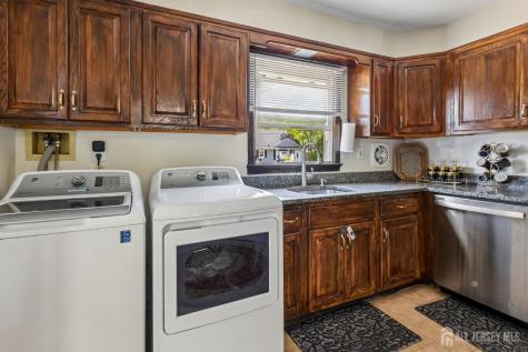 41 Pinetree Drive Sayreville NJ 08859