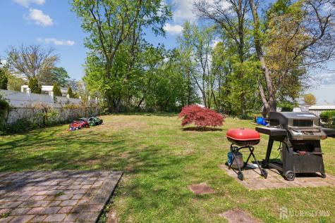 41 Pinetree Drive Sayreville NJ 08859