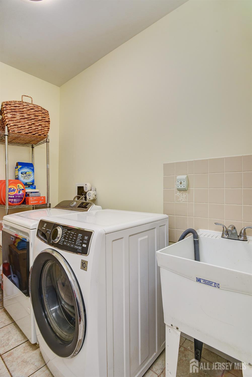 411 Perry Street Morganville NJ 07751