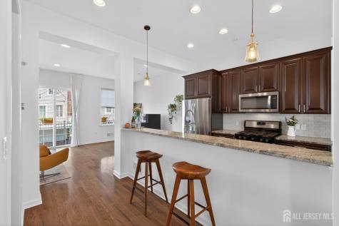 197 Roosevelt Drive Wood-Ridge NJ 07075
