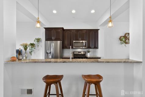 197 Roosevelt Drive Wood-Ridge NJ 07075