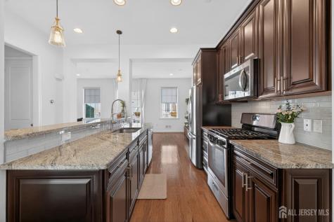 197 Roosevelt Drive Wood-Ridge NJ 07075