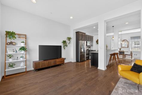 197 Roosevelt Drive Wood-Ridge NJ 07075