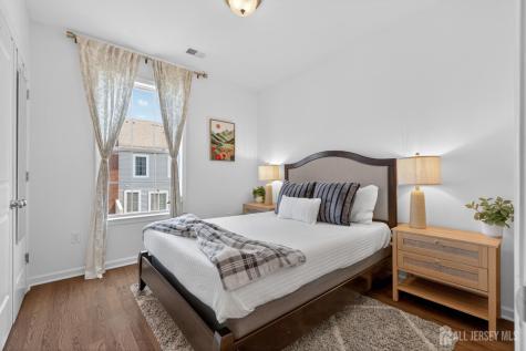 197 Roosevelt Drive Wood-Ridge NJ 07075