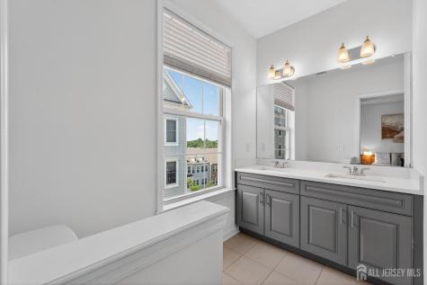 197 Roosevelt Drive Wood-Ridge NJ 07075