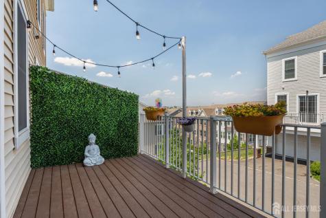 197 Roosevelt Drive Wood-Ridge NJ 07075