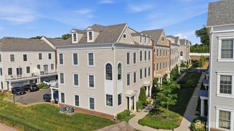 197 Roosevelt Drive Wood-Ridge NJ 07075