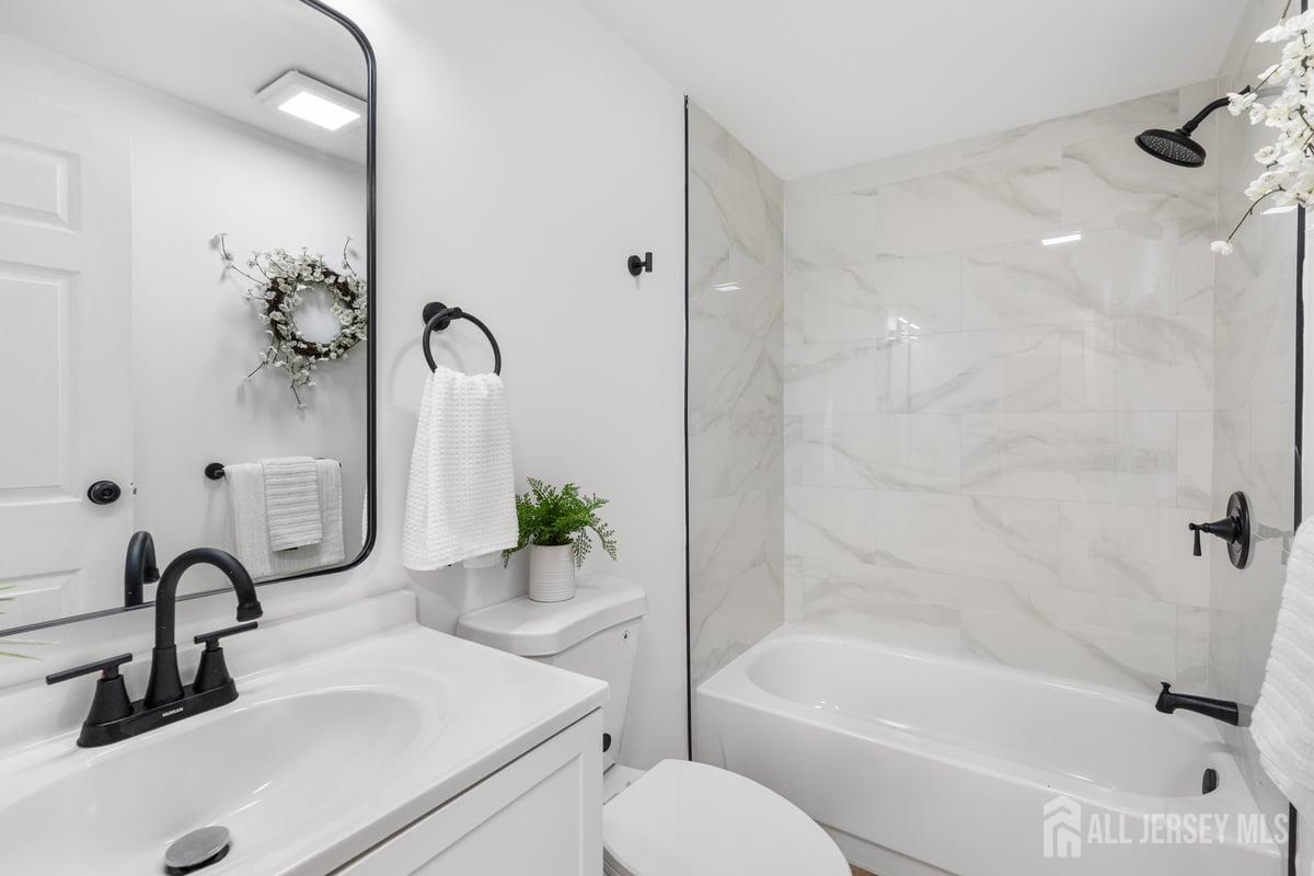 35 Deer Way Manalapan NJ 07726