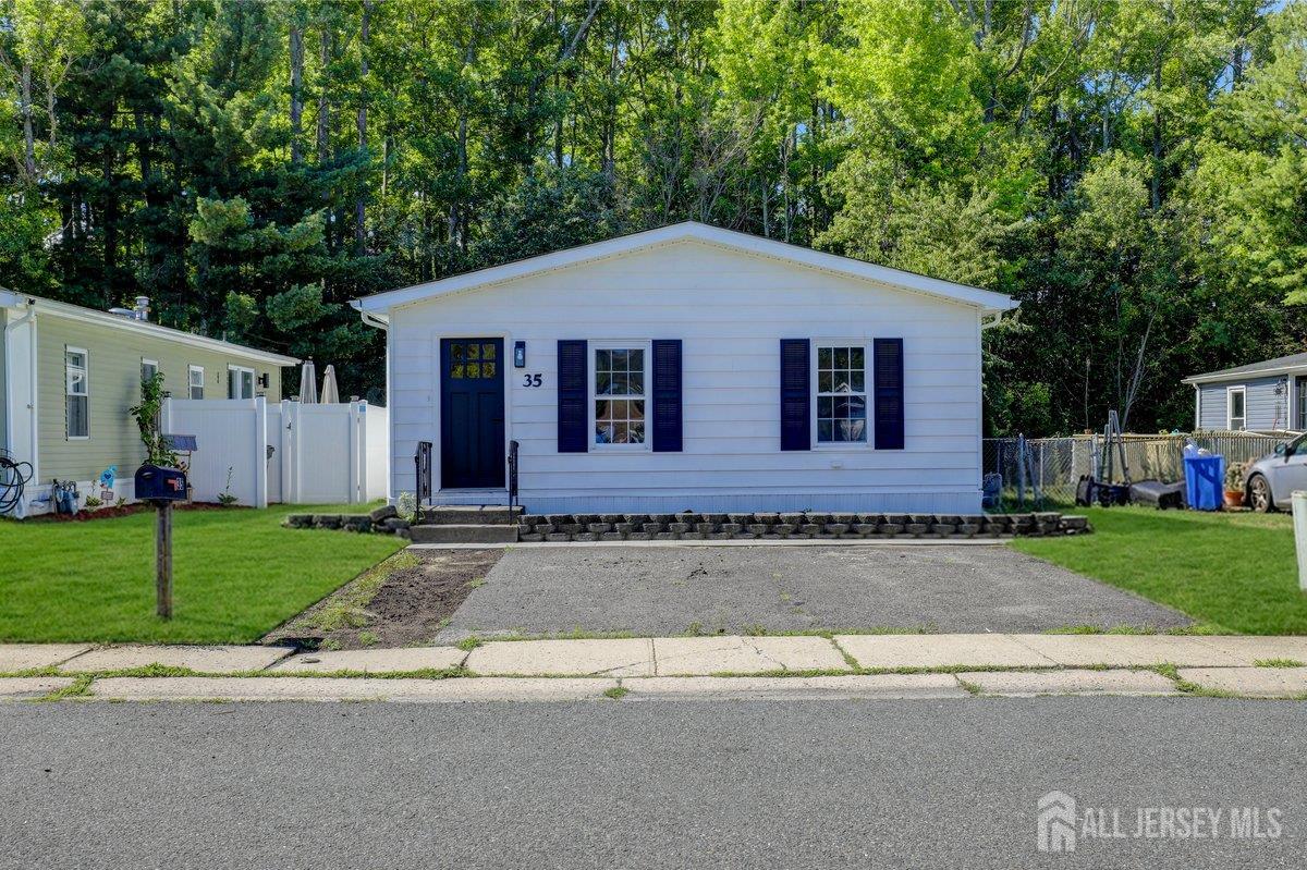 35 Deer Way Manalapan NJ 07726