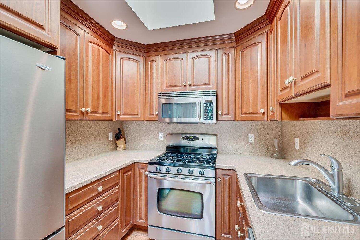 48 Frost Avenue Edison NJ 08820