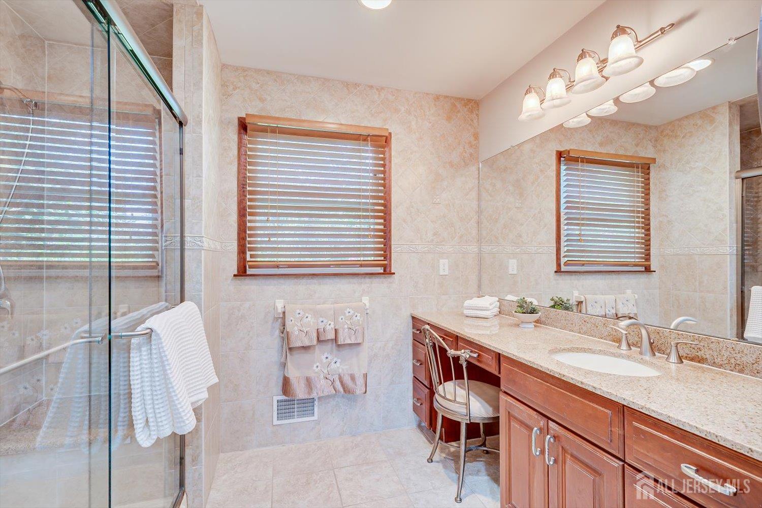 48 Frost Avenue Edison NJ 08820