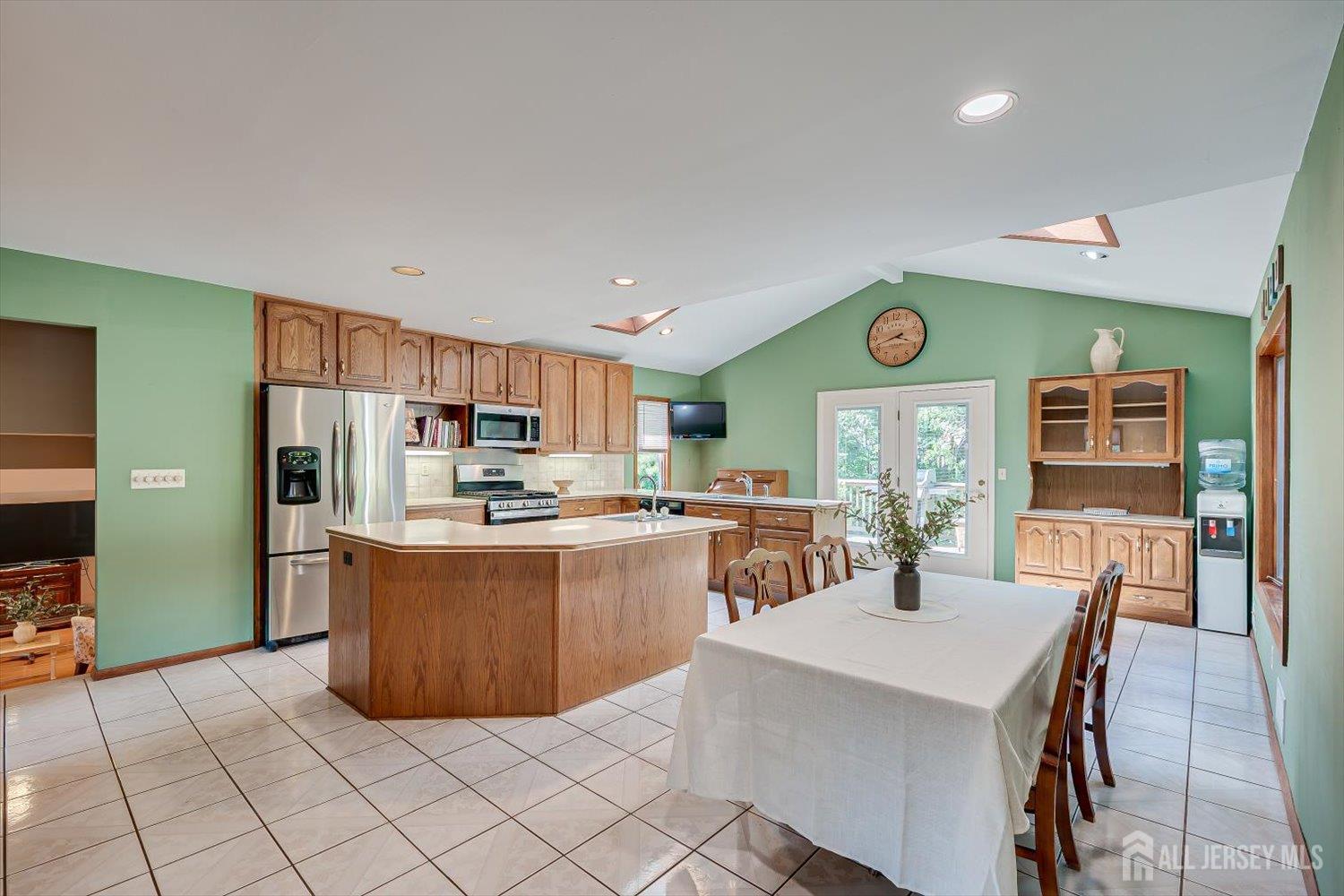 48 Frost Avenue Edison NJ 08820