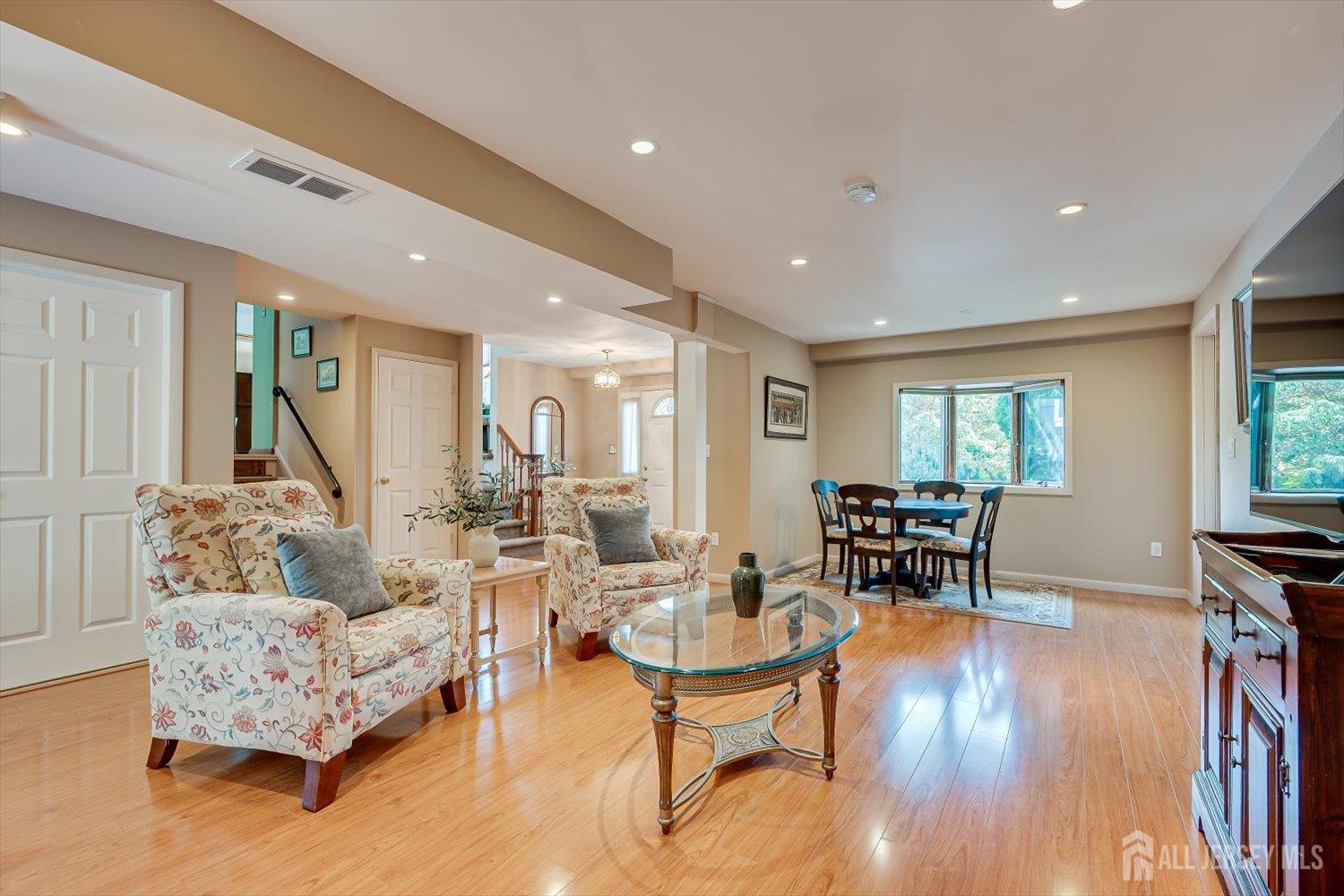 48 Frost Avenue Edison NJ 08820