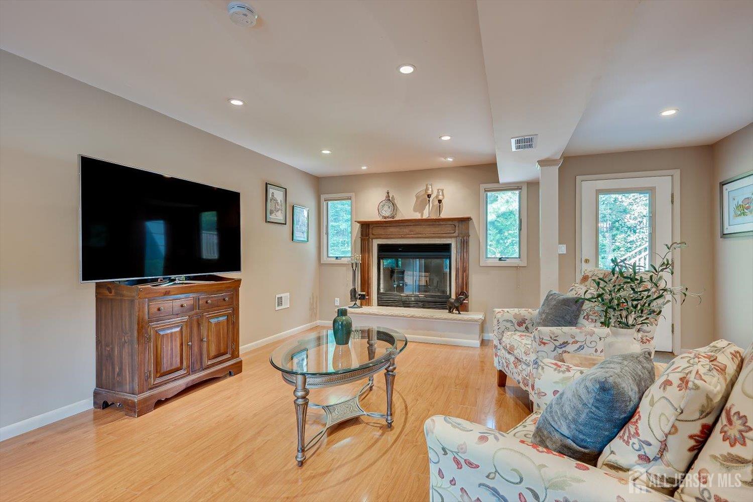 48 Frost Avenue Edison NJ 08820