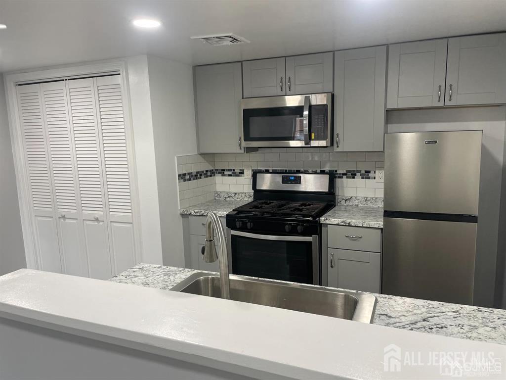 23 Delavan Court New Brunswick NJ 0890
