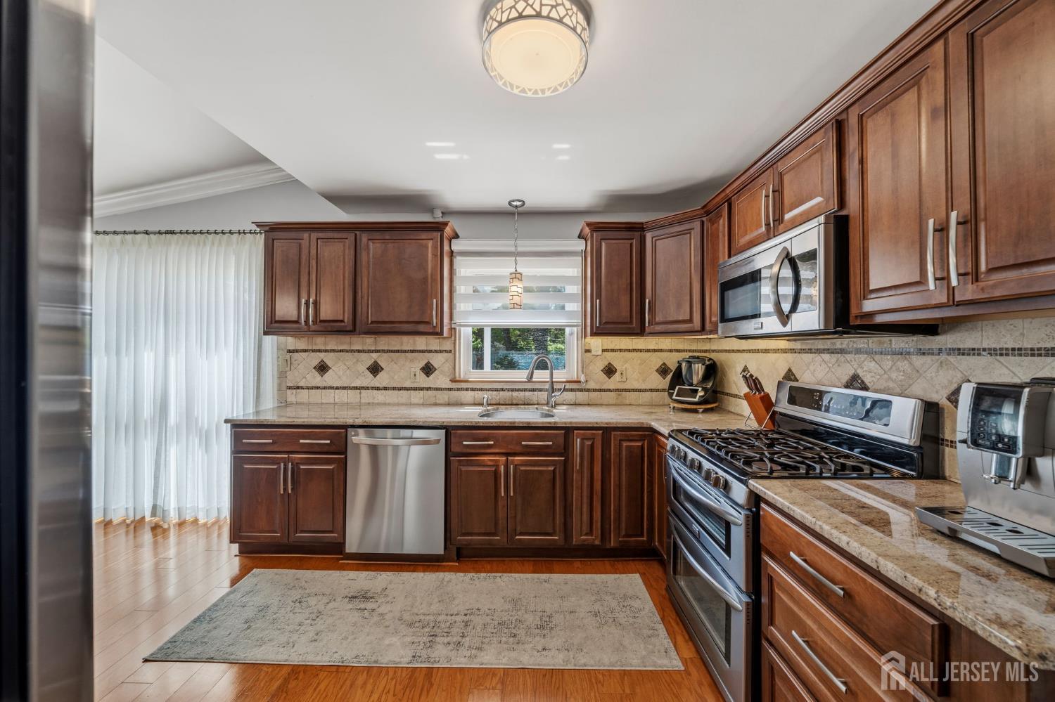 88 Montrose Avenue Colonia NJ 07067