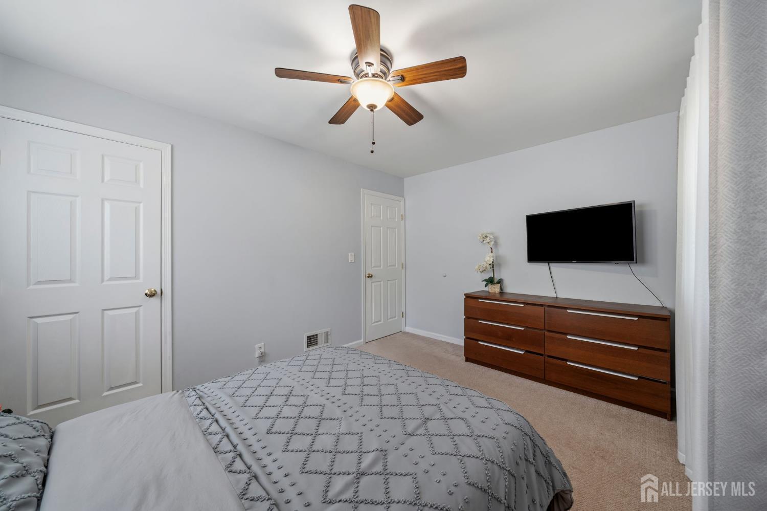 88 Montrose Avenue Colonia NJ 07067