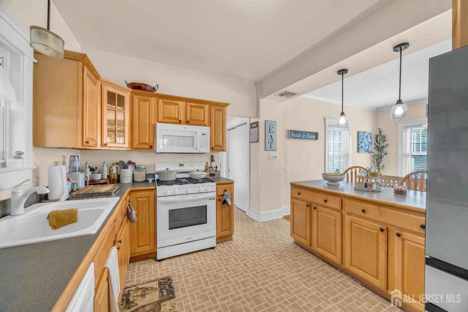 5 Fairview Avenue South River NJ 08882