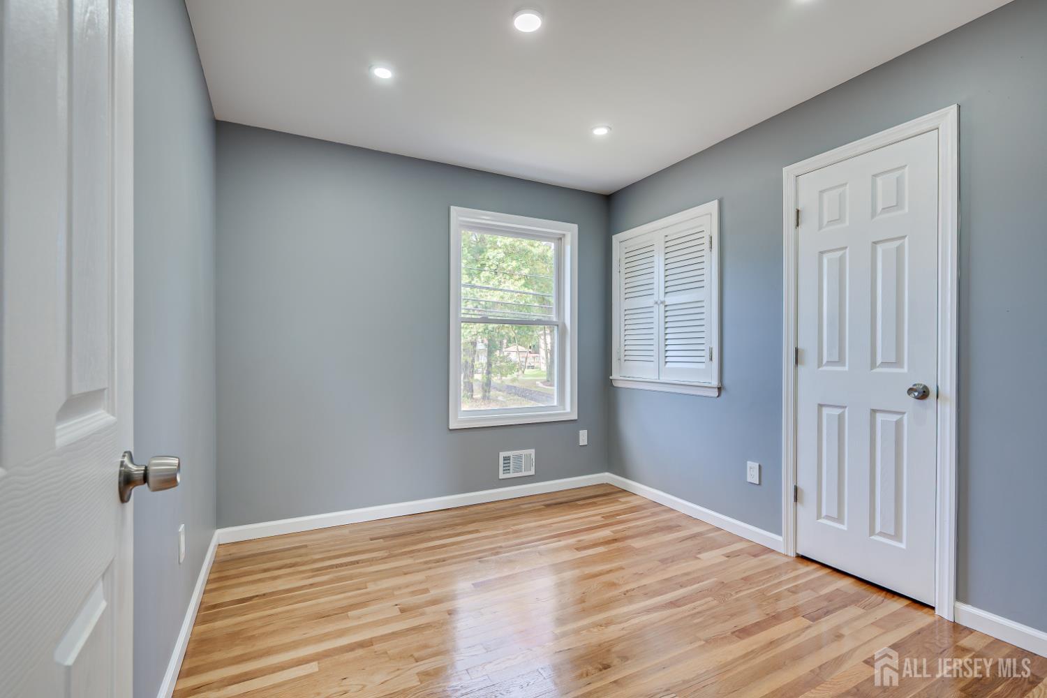 704 Wood Avenue Colonia NJ 07067