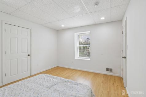 36 Henry Street Edison NJ 08820