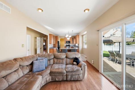 42 Hinton Street Sayreville NJ 08872