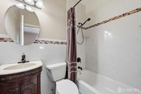 42 Hinton Street Sayreville NJ 08872