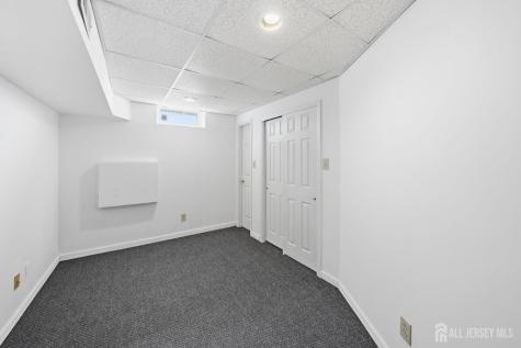 42 Hinton Street Sayreville NJ 08872