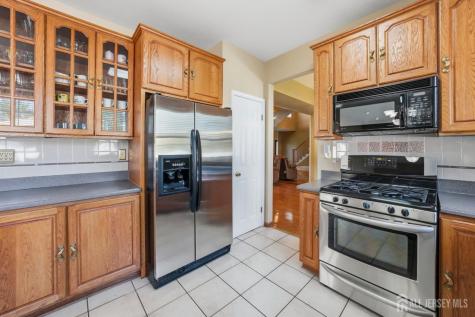 42 Hinton Street Sayreville NJ 08872