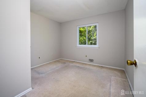 4 Donner Court South Brunswick NJ 08852