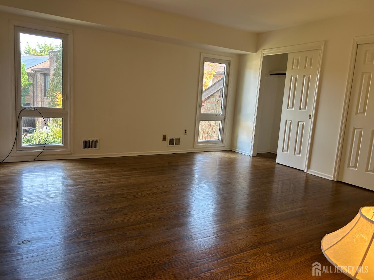 367 Willowbrook Drive North Brunswick NJ 08902