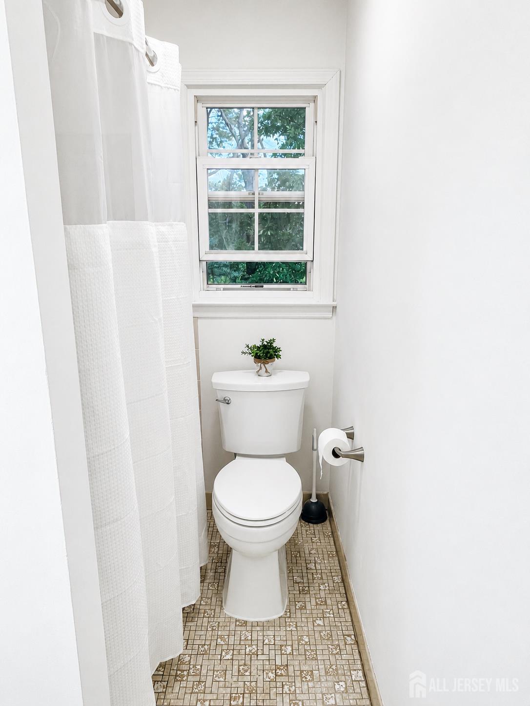 13 Traci Lane Edison NJ 08817
