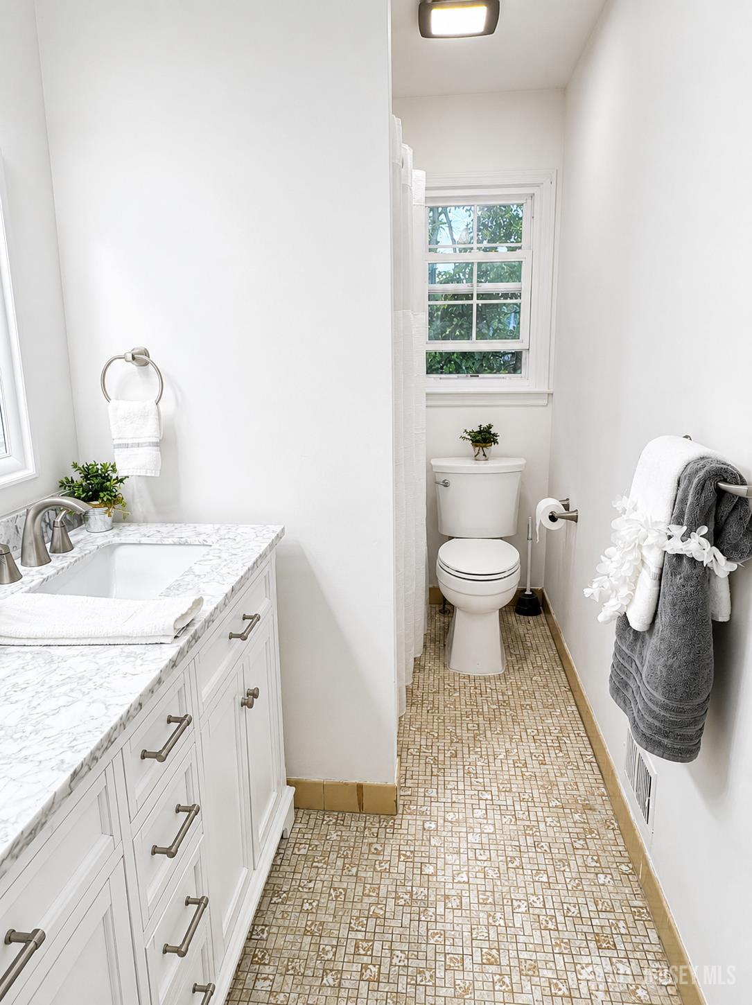 13 Traci Lane Edison NJ 08817