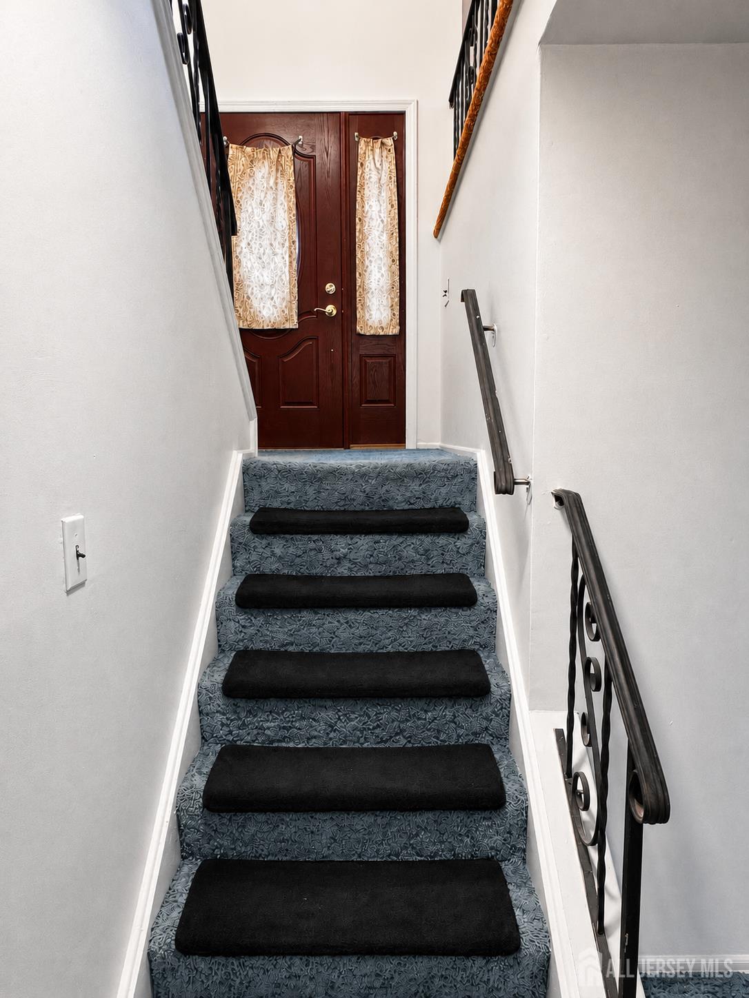 13 Traci Lane Edison NJ 08817