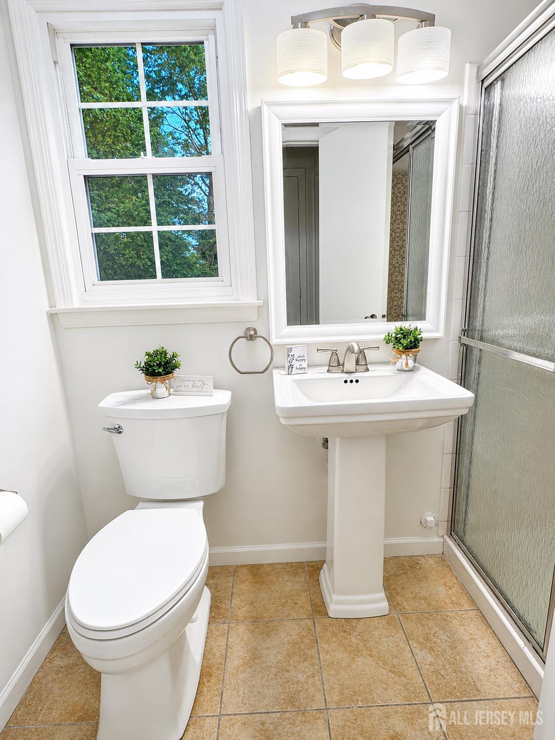 13 Traci Lane Edison NJ 08817