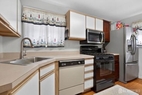 6 Hayes Court North Brunswick NJ 08902