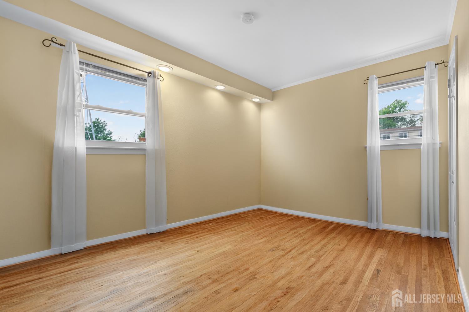 24 Deerwood Avenue Edison NJ 08817