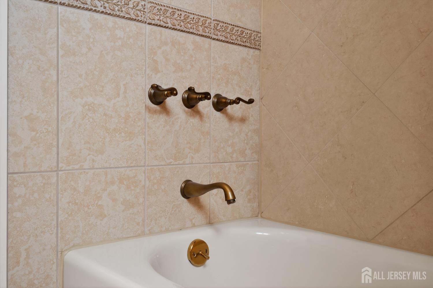 24 Deerwood Avenue Edison NJ 08817