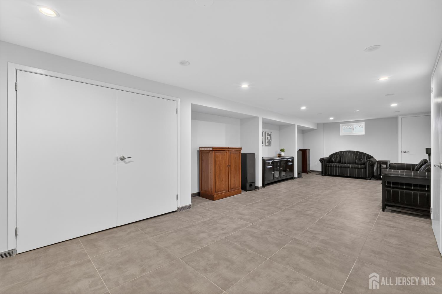 24 Deerwood Avenue Edison NJ 08817