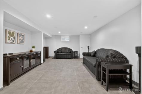 24 Deerwood Avenue Edison NJ 08817