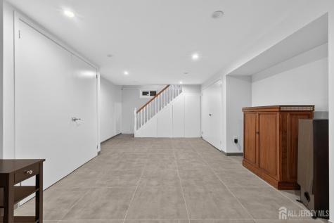 24 Deerwood Avenue Edison NJ 08817